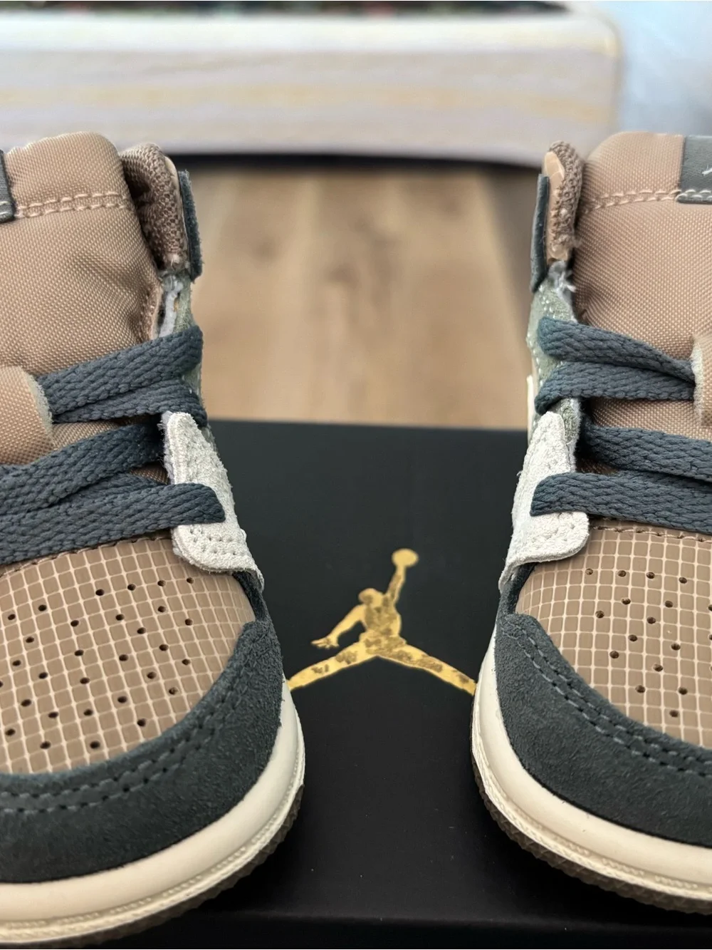 Nike baby dunks High-Top Sneakers in Brown, Gray and Lime 4c